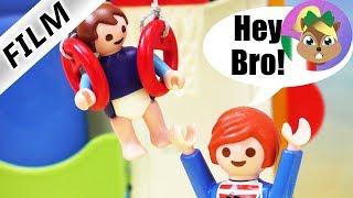 Playmobil film italiano | IL FRATELLINO DI JULIAN all'asilo- bbysitter mostra e cose peggiori