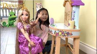 Princess Rapunzel Getting Party Ready with Maximus + Disney Princesses | Toys Academy